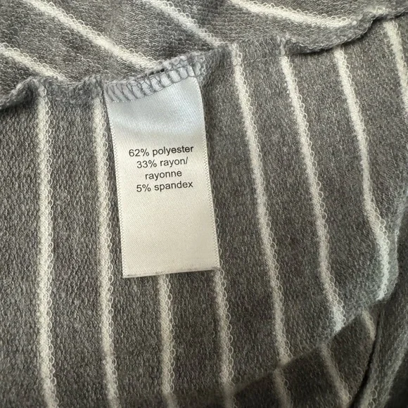 Maurices Gray and White Raglan 3/4 Sleeve Tee - Picture 3 of 8